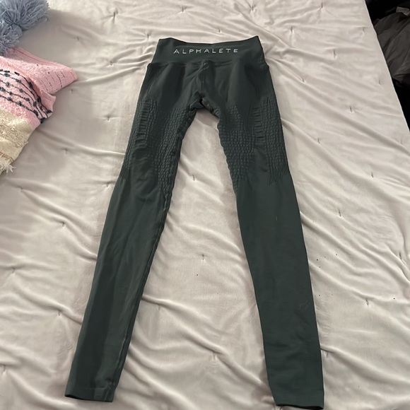 Size small Alphalete halo leggings - Picture 4 of 8